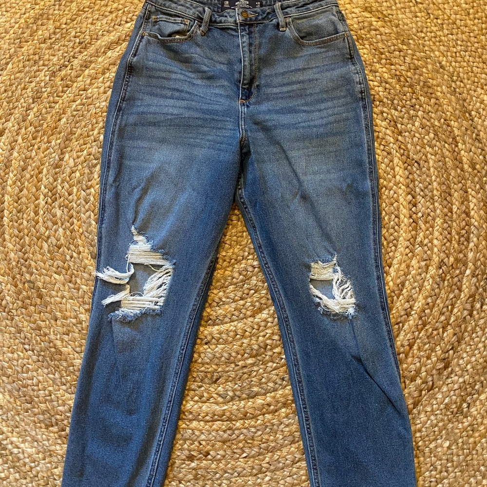 Hollister Women’s 13R Ripped Curvy Ultra High-Rise Mom jeans vintage stretch